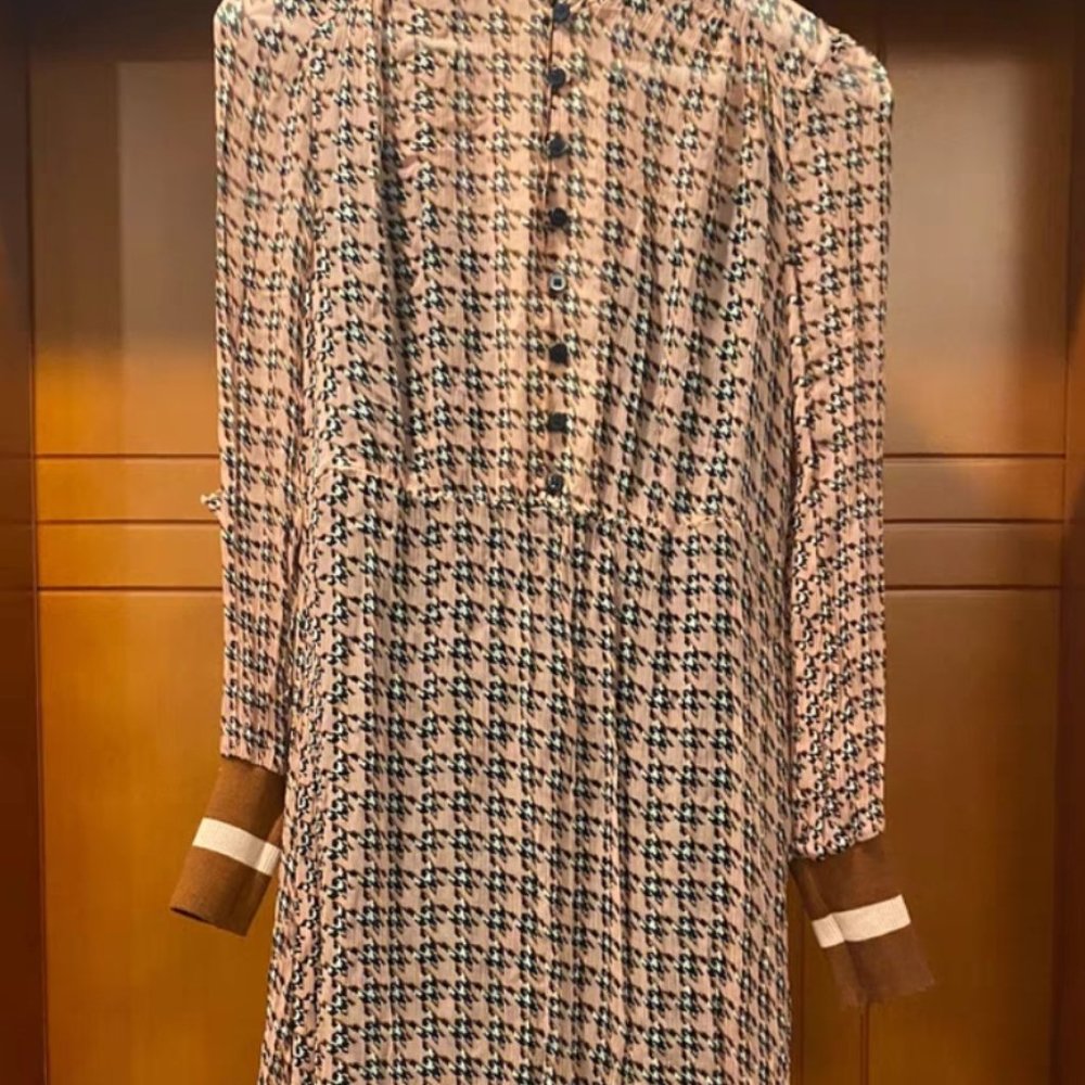 BAUM UND PFERDGARTEN Abbia Dress In Rose Edge Houndstooth - Picture 2 of 2
